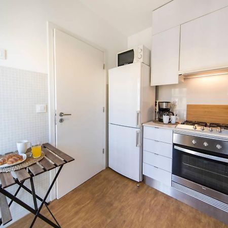 Comfortable Apartment In Campo Pequeno Lisbon Bagian luar foto