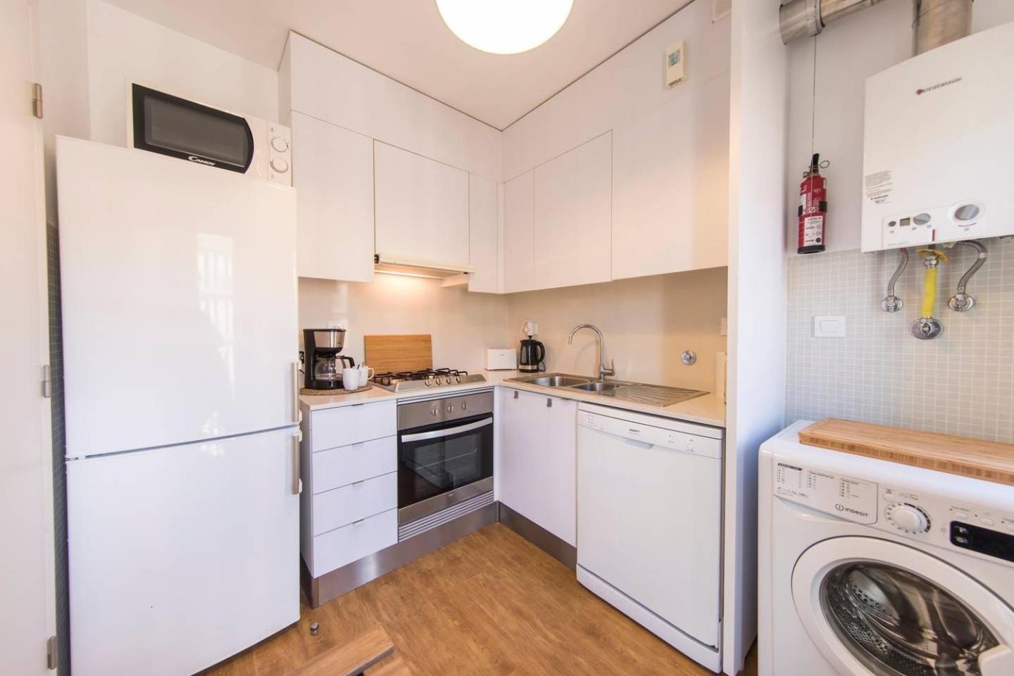 Comfortable Apartment In Campo Pequeno Lisbon Bagian luar foto