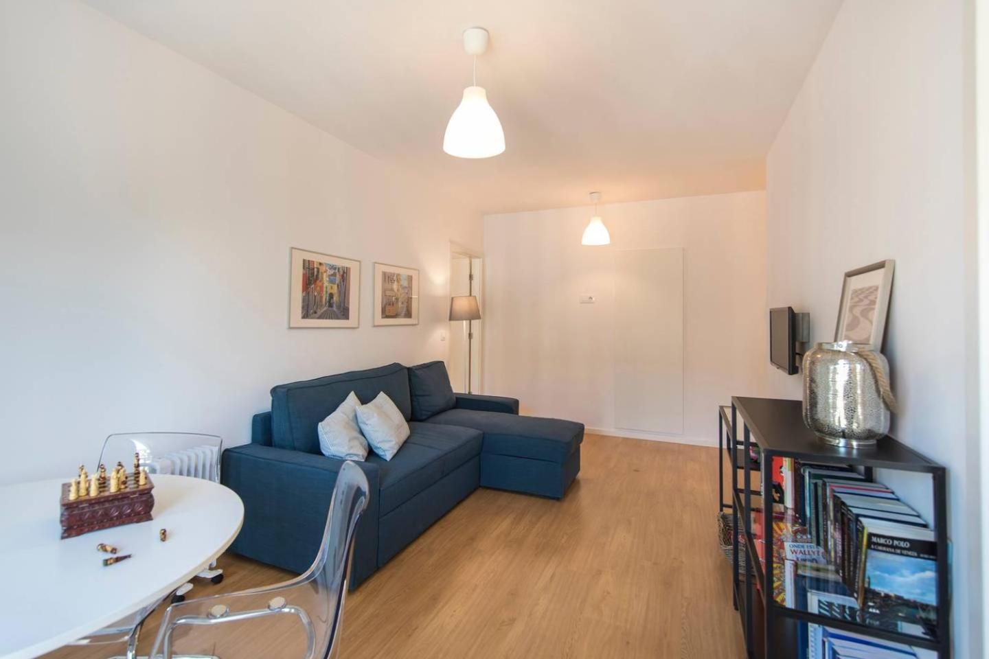 Comfortable Apartment In Campo Pequeno Lisbon Bagian luar foto