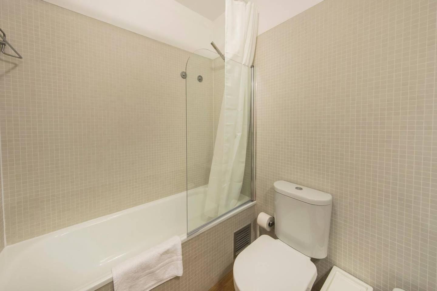 Comfortable Apartment In Campo Pequeno Lisbon Bagian luar foto