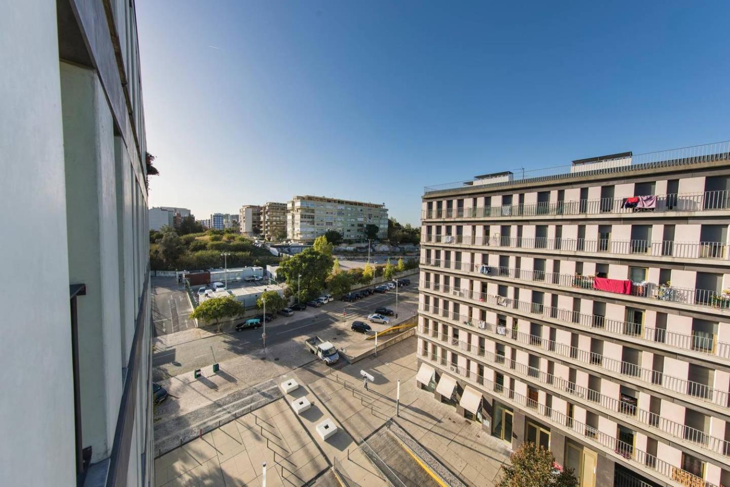 Comfortable Apartment In Campo Pequeno Lisbon Bagian luar foto